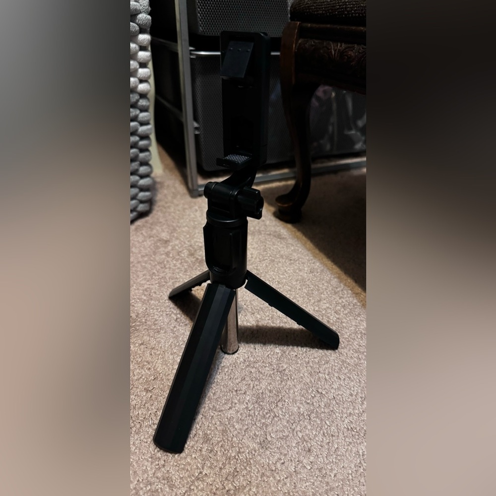 ByTech Extendable Tripod w/Bluetooth✨ - Picture 6 of 9